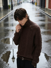 Maglione con bottoni a collo alto