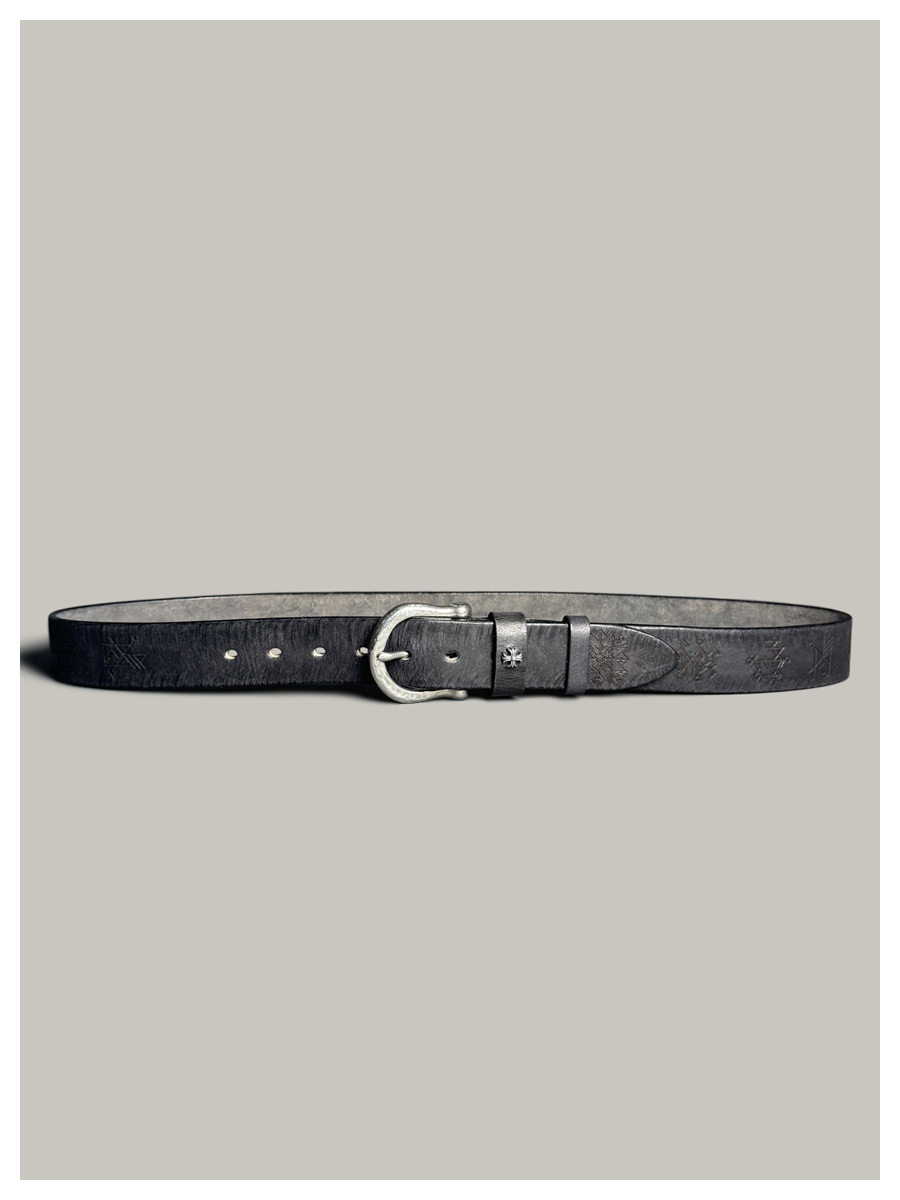 Leather belt with tanned leather and steel texture