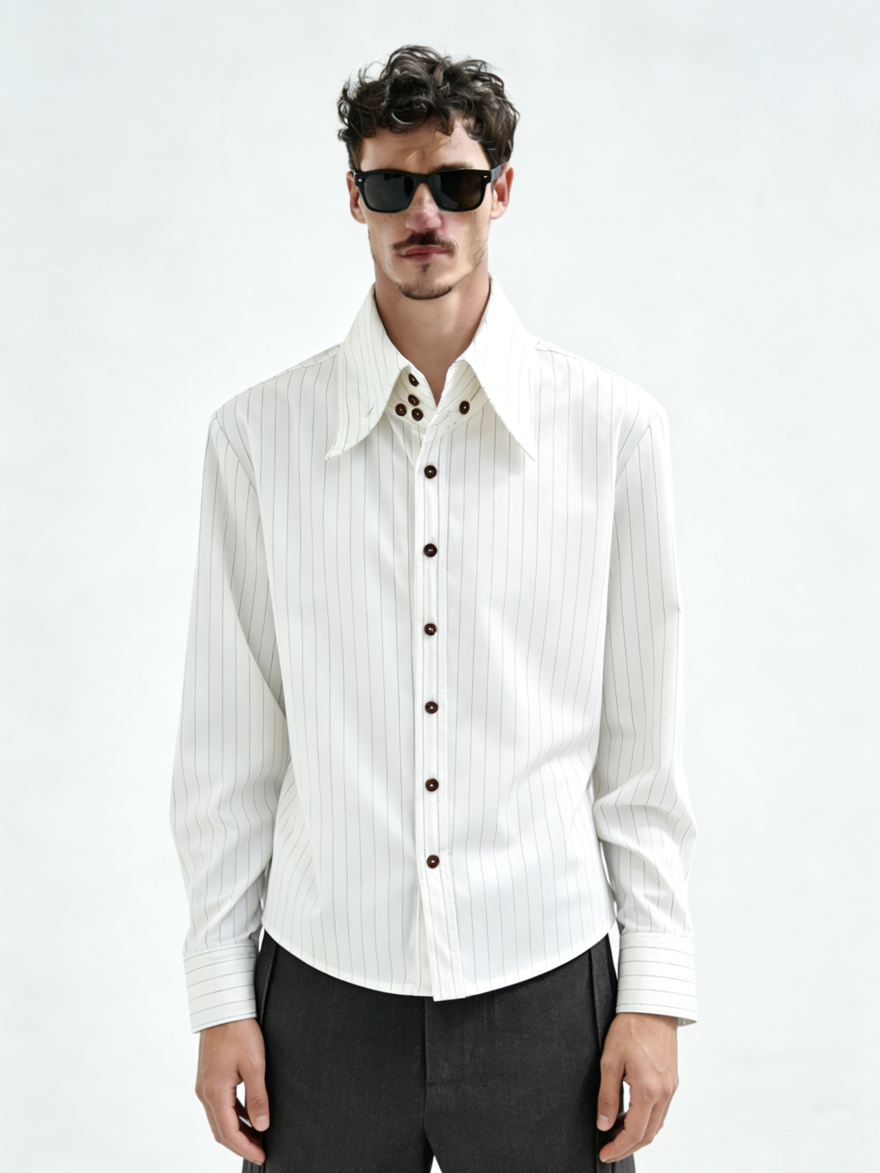 Striped long-pointed collar shirt