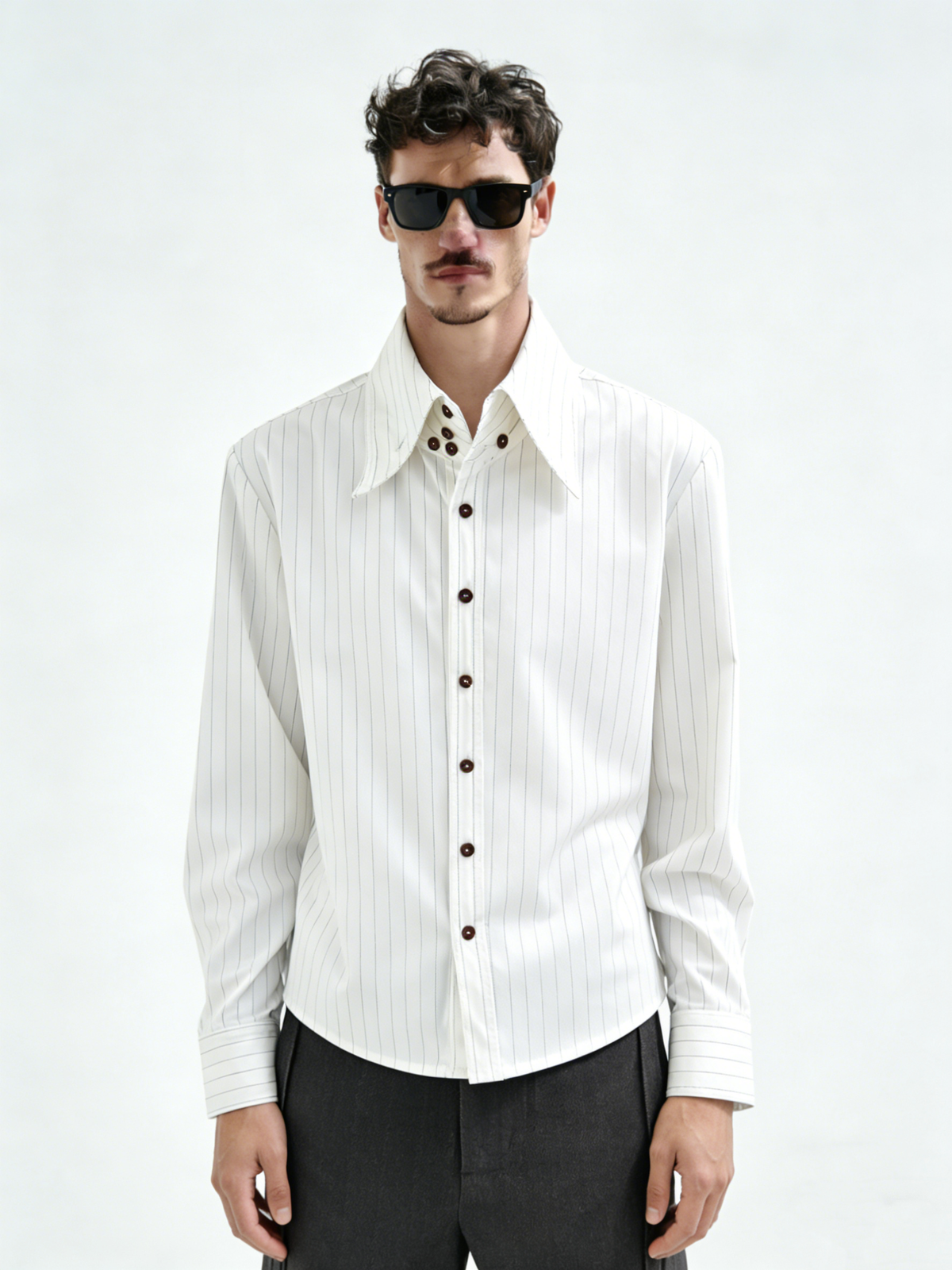 Striped long-pointed collar shirt