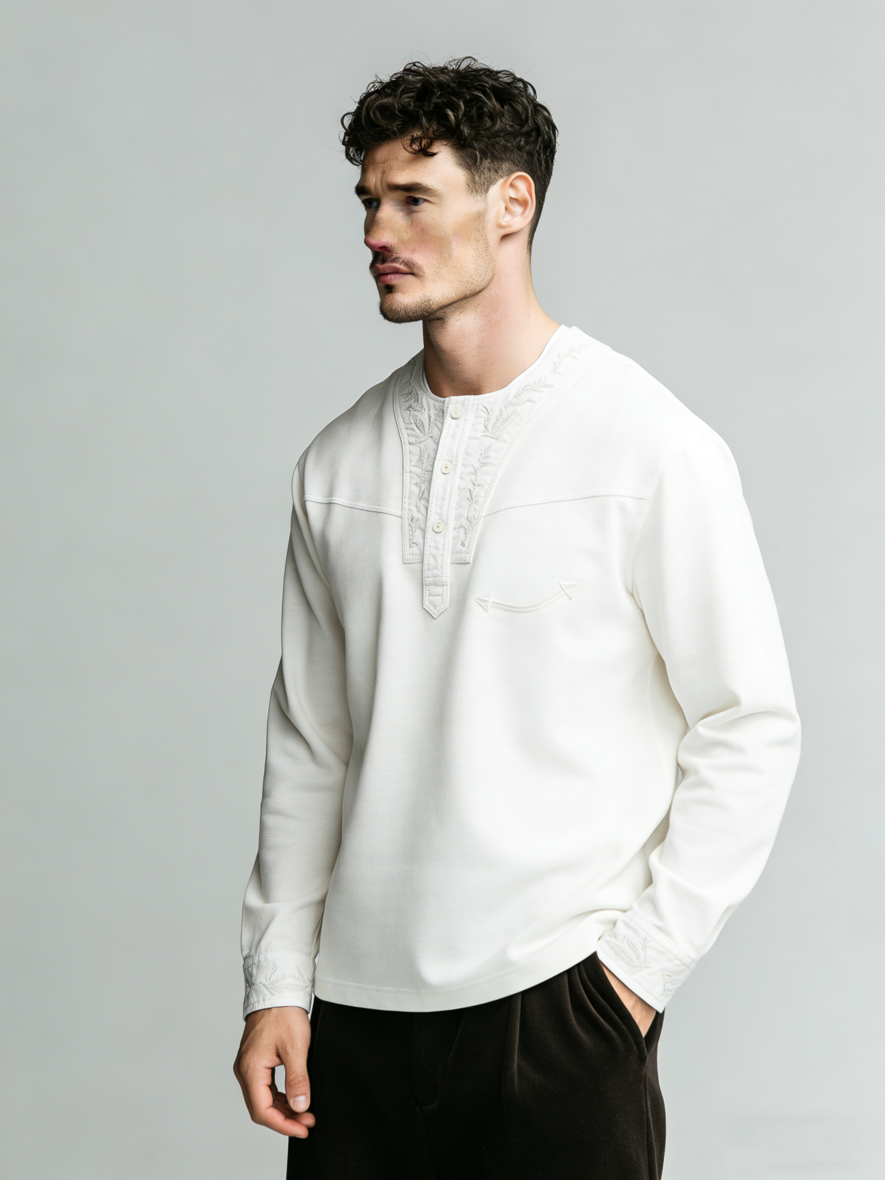 New men's retro embroidered round-neck top