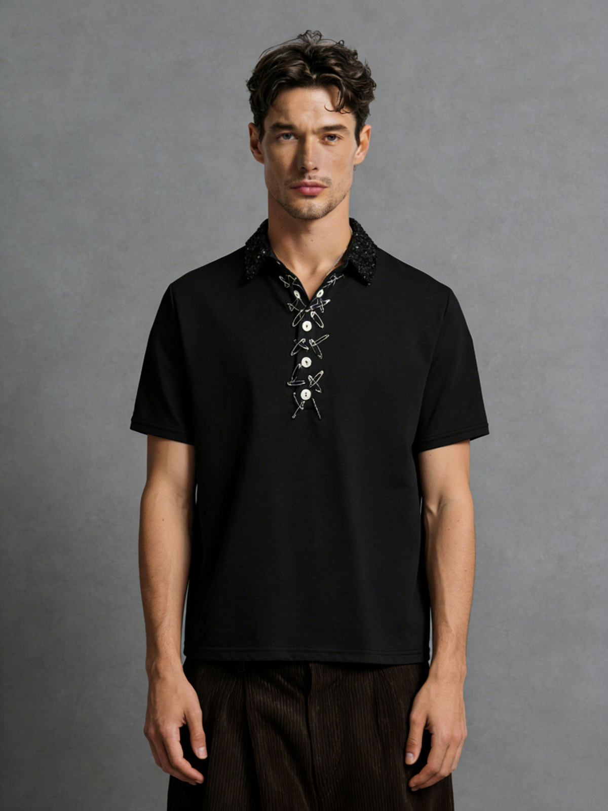 Sequined collar pin polo shirt