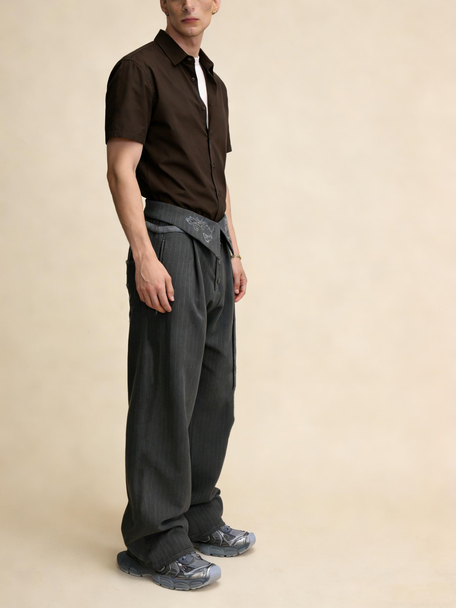 High-waisted pleated embroidered casual pants